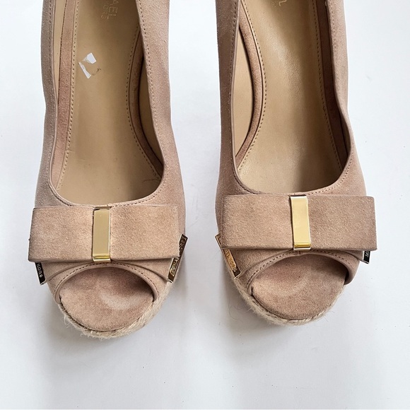 Michael Kors Wedge Sandals Tan Suede Meg Bow Peep Toe Espadrilles Size 9 - Picture 3 of 10